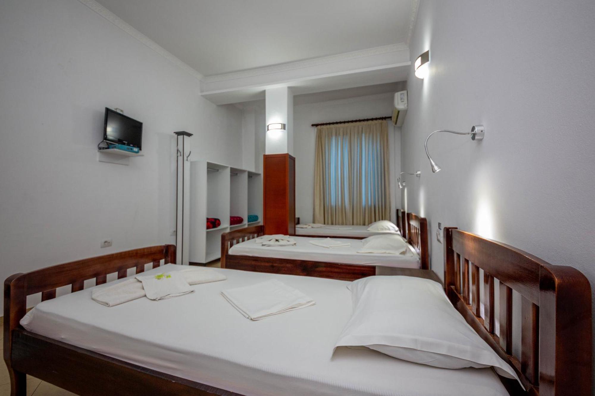 Hotel Shpella Berati Exterior foto